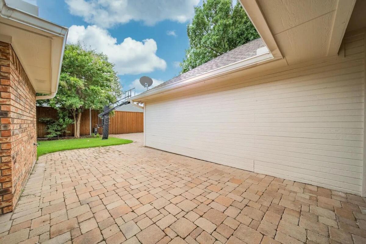 Stunning Gables House Basketball Court Holiday home *