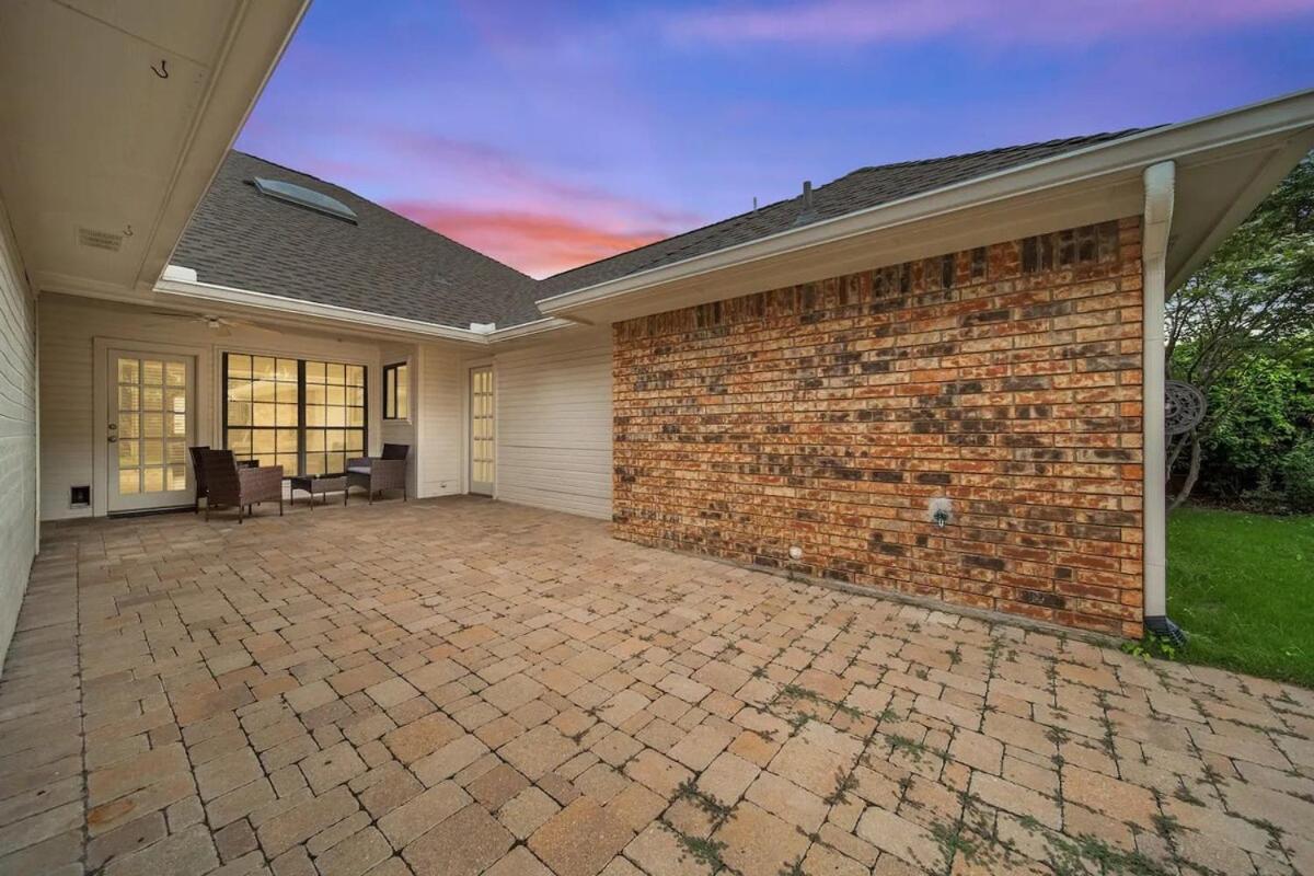 Stunning Gables House Basketball Court Holiday home *