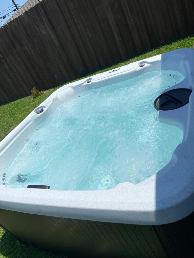 Fantastic Luxury 5 Bedroom With Hot-tub Close To Downtown