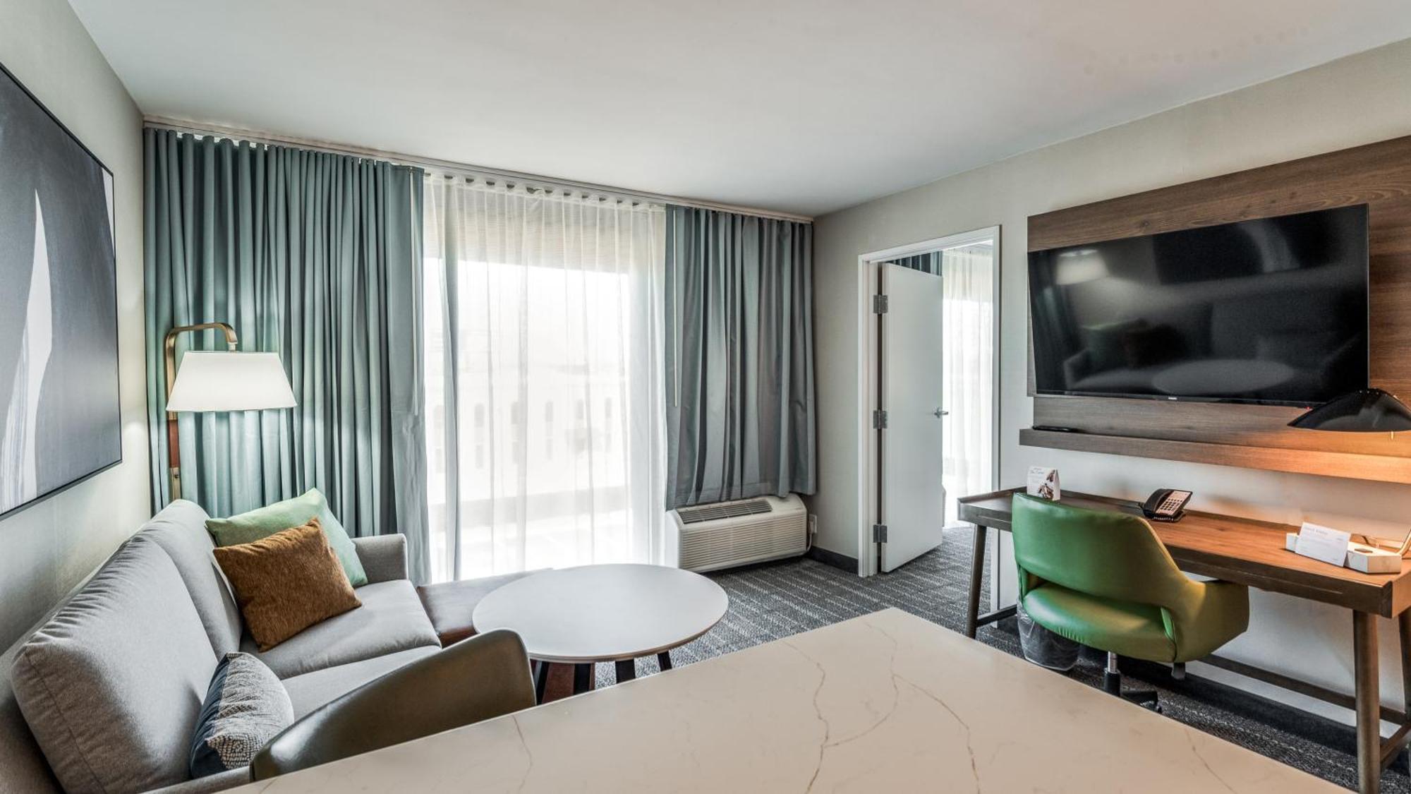 Staybridge Market Ctr Field, An Ihg Dallas
