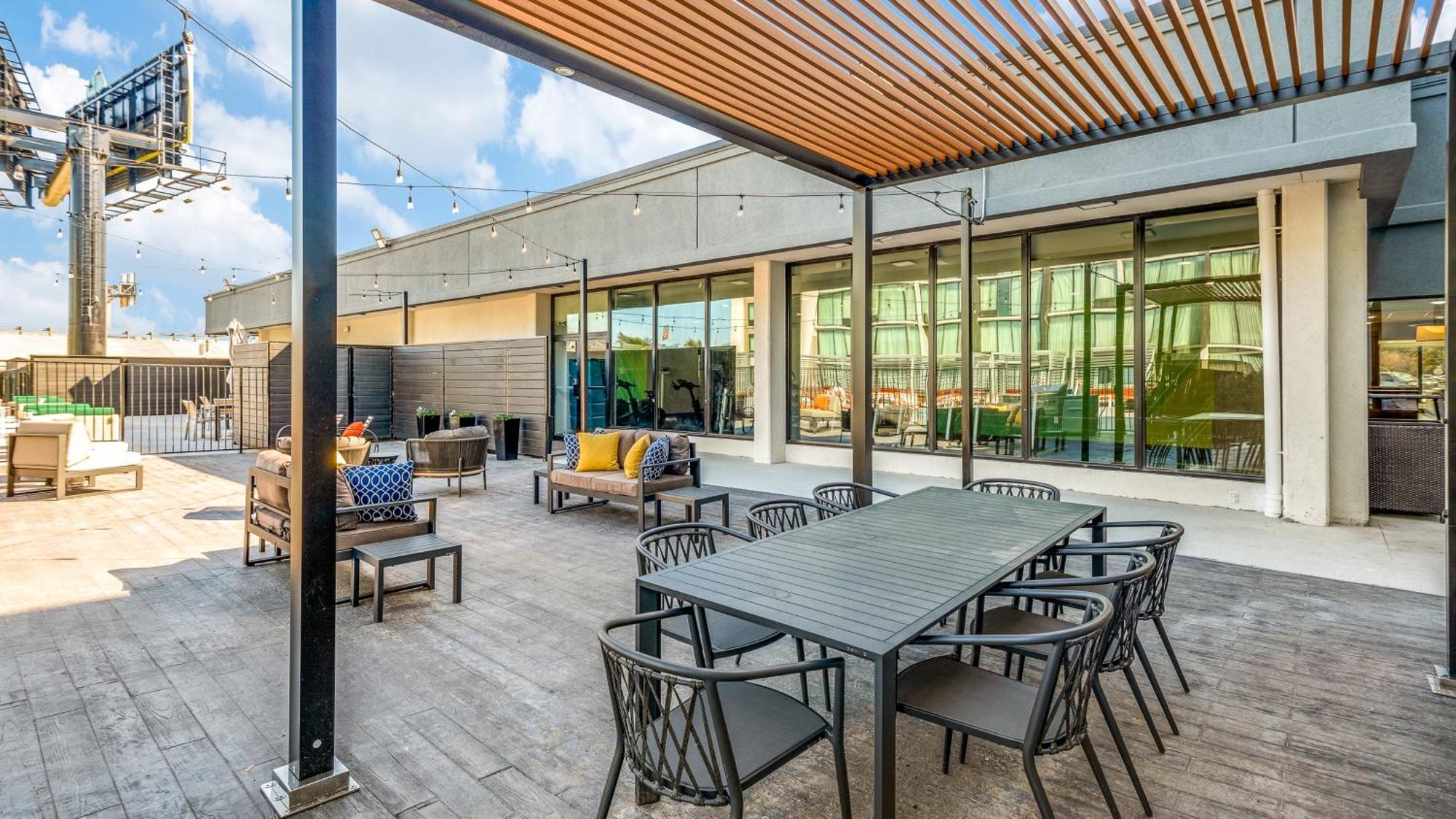 Staybridge Market Ctr Field, An Ihg Hotel Dallas
