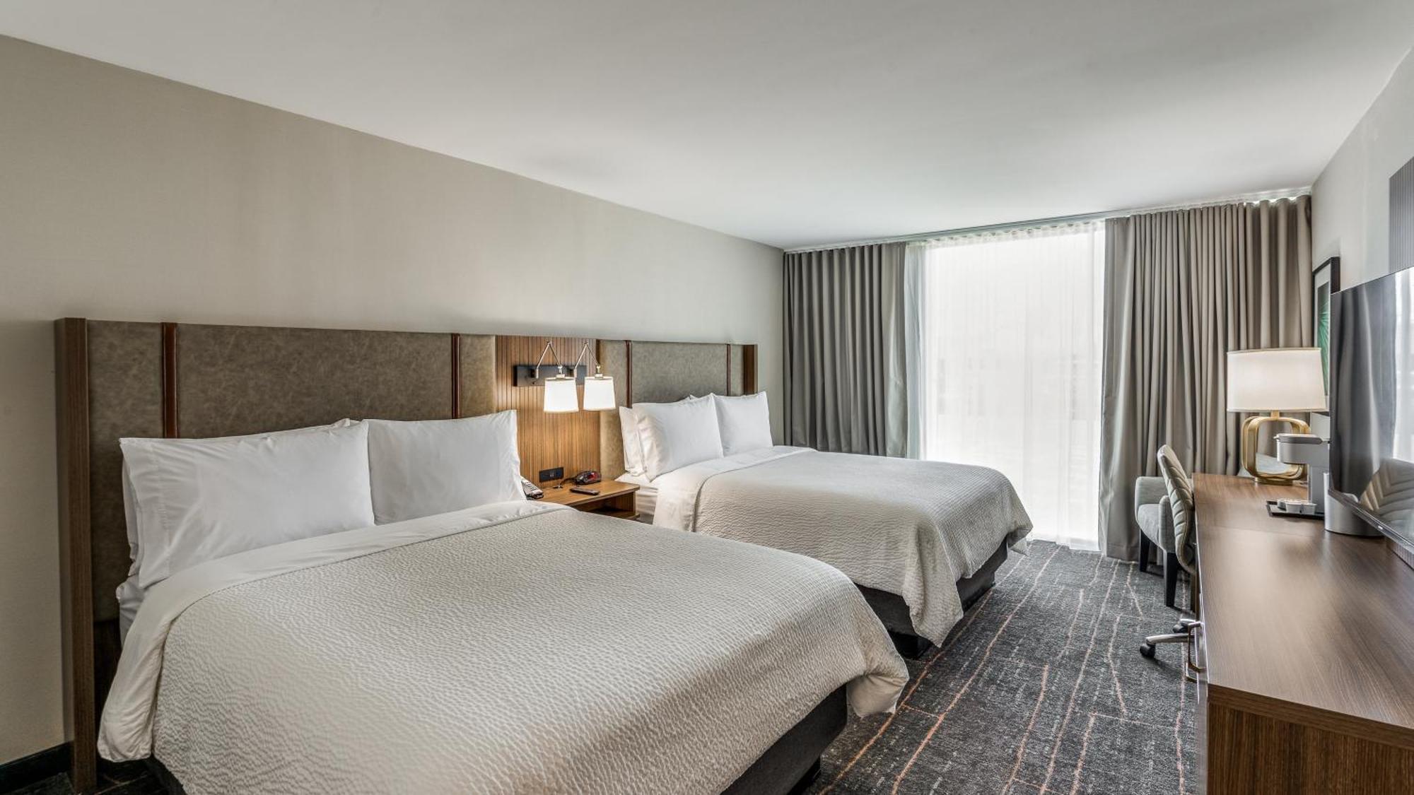 Hotel Market Ctr Field By Ihg