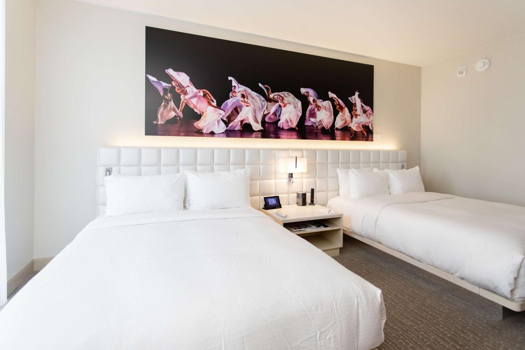 Hall Arts Dallas, Curio Collection By Hilton 5* Dallas