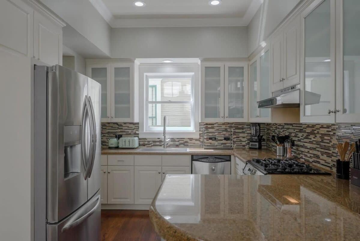 Holiday home Upscale Uptown Estate In Heart Of *