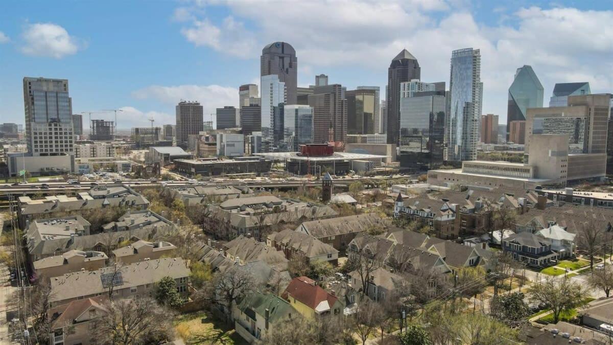 Upscale Uptown Estate In Heart Of Holiday home *