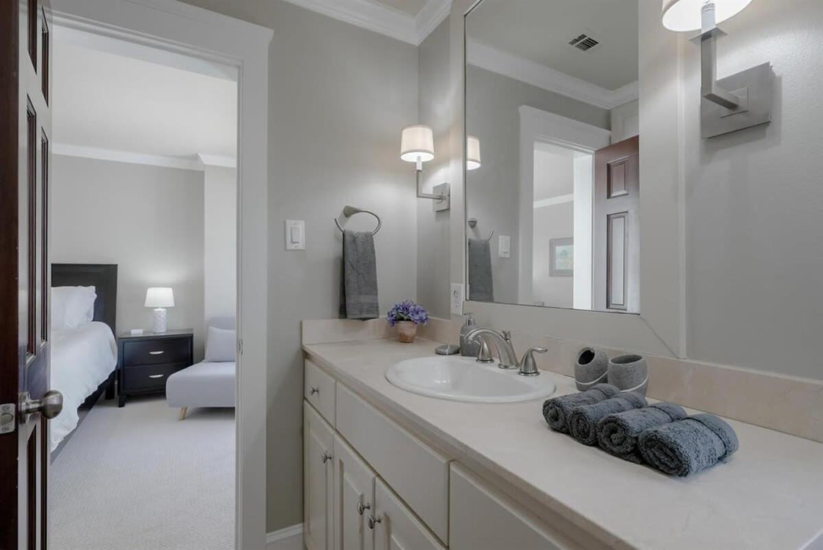 Holiday home Upscale Uptown Estate In Heart Of