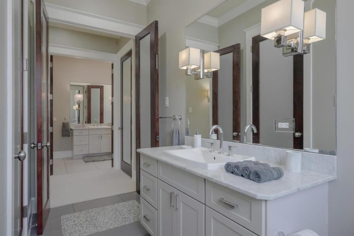 Holiday home Upscale Uptown Estate In Heart Of Dallas