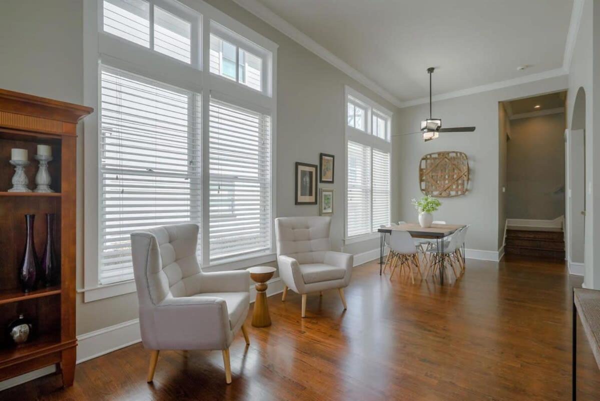Upscale Uptown Estate In Heart Of * Dallas