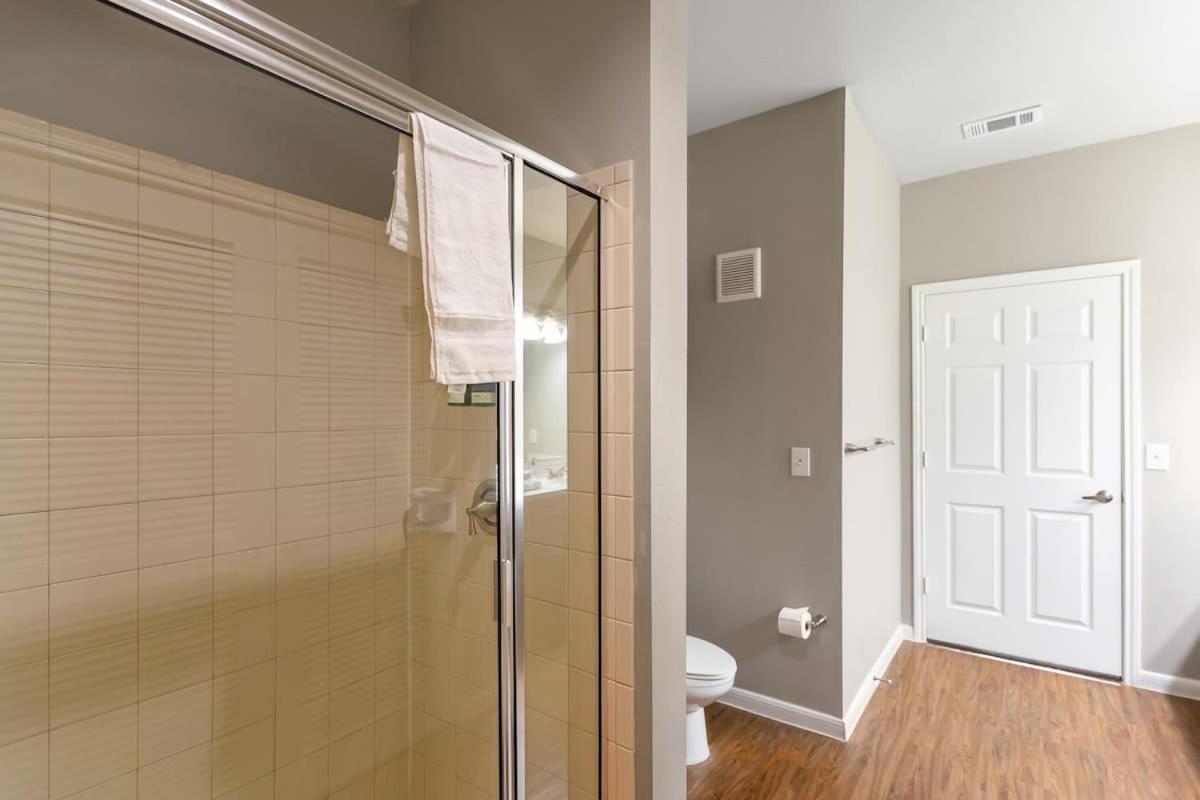Apartment Trendy Place To In Downtown Next To Convention Center Dallas
