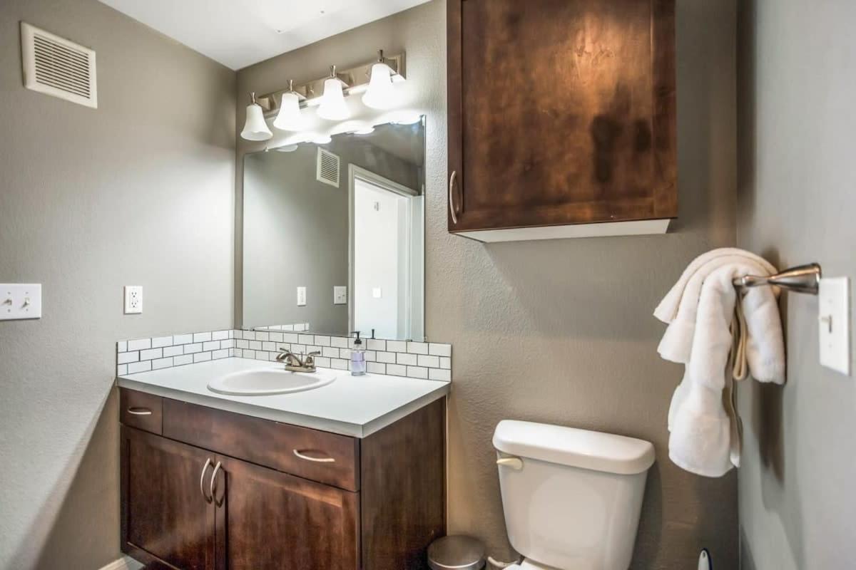 Charming 1bd In Trendy West End Neighborhood Dallas