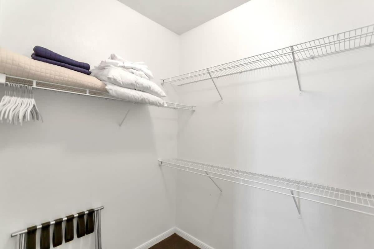 Charming 1bd In Trendy West End Neighborhood