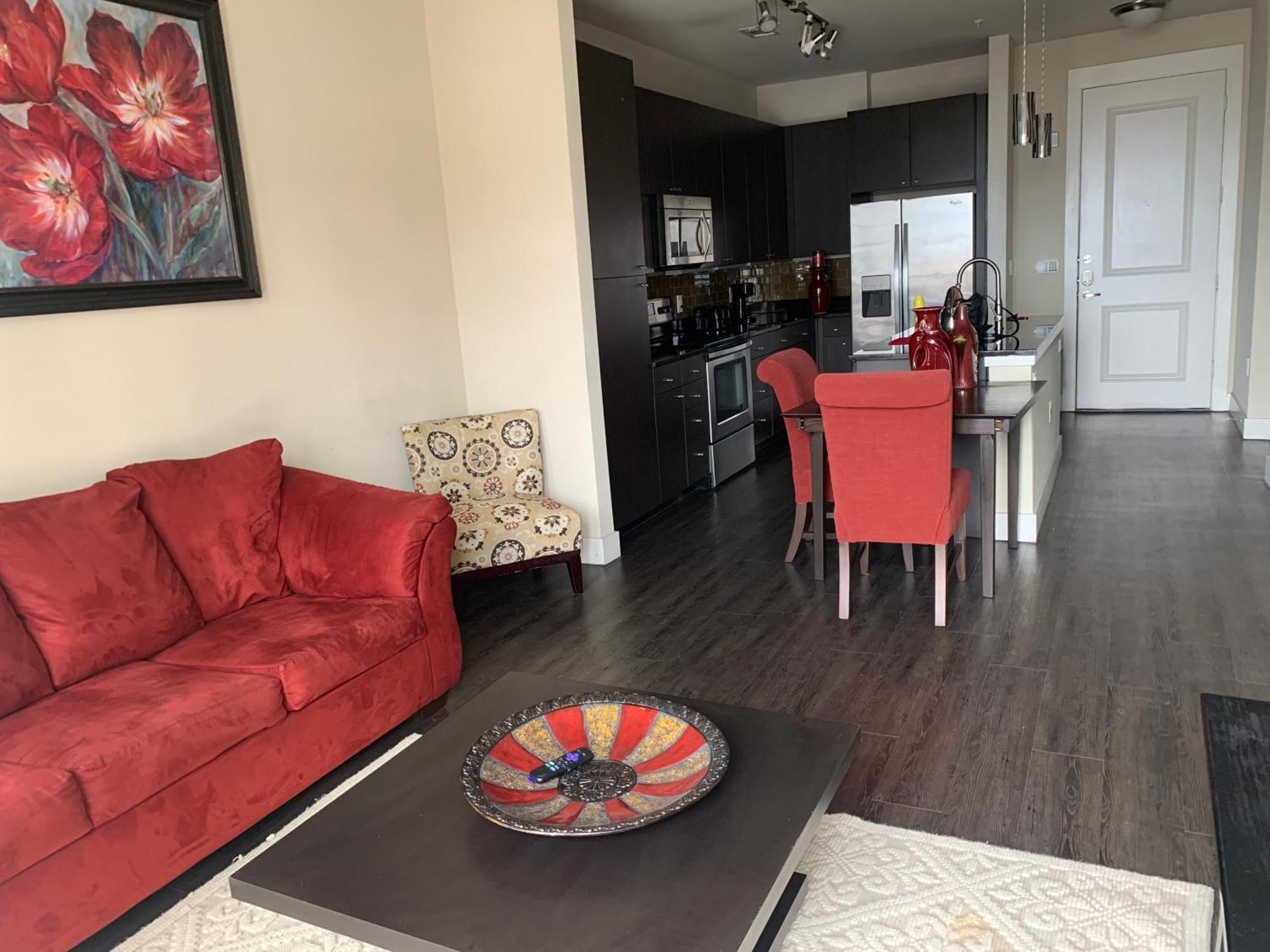 Your 1br And Lr Away From Dallas