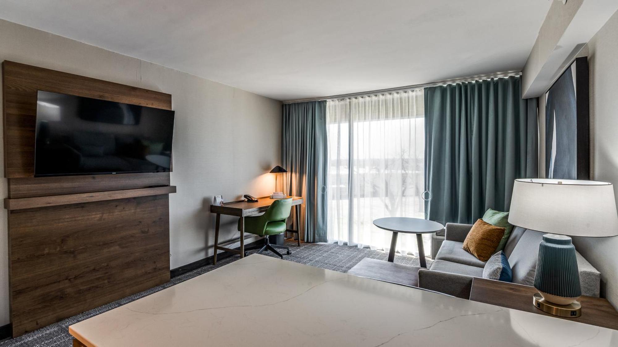 Staybridge Market Ctr Field, An Ihg