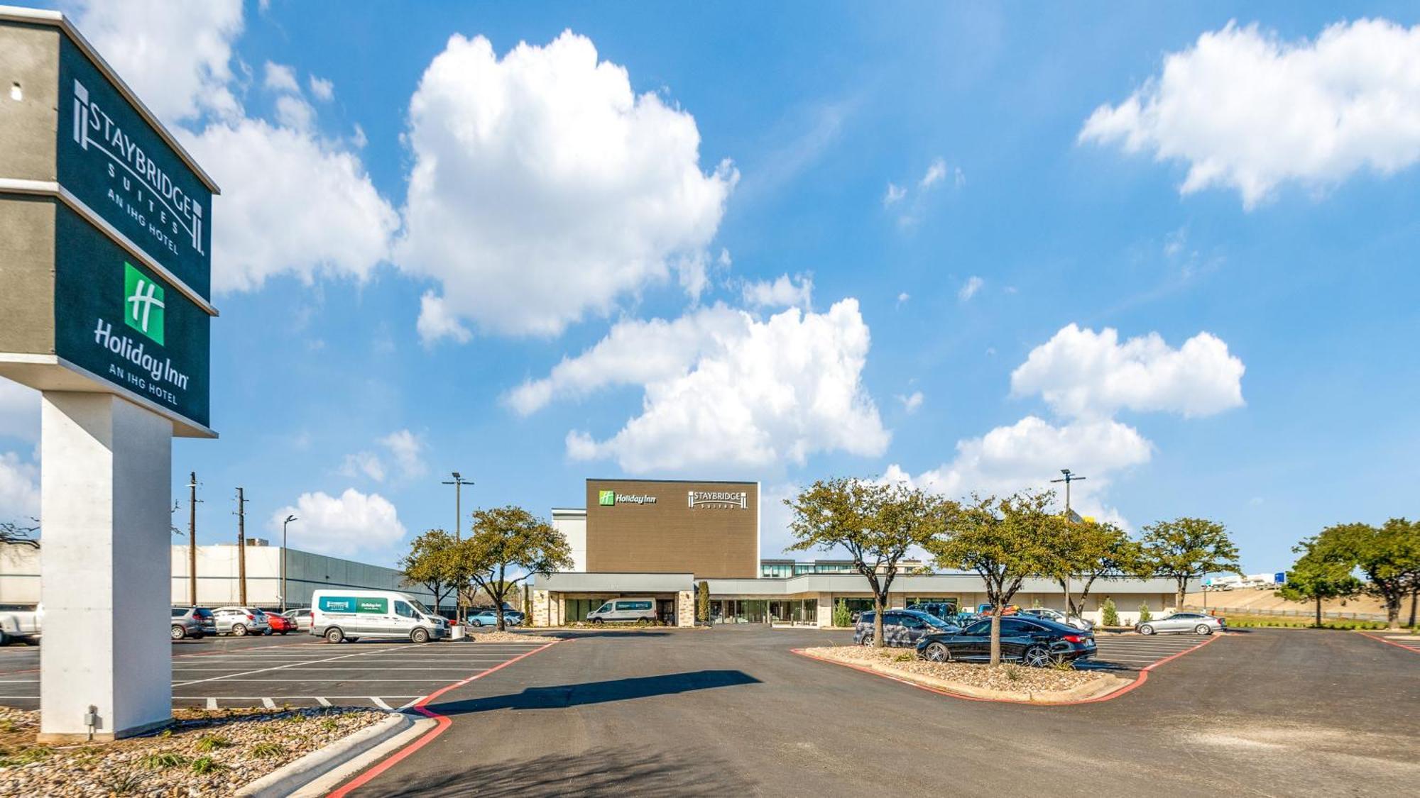 Staybridge Market Ctr Field, An Ihg Hotel 3*
