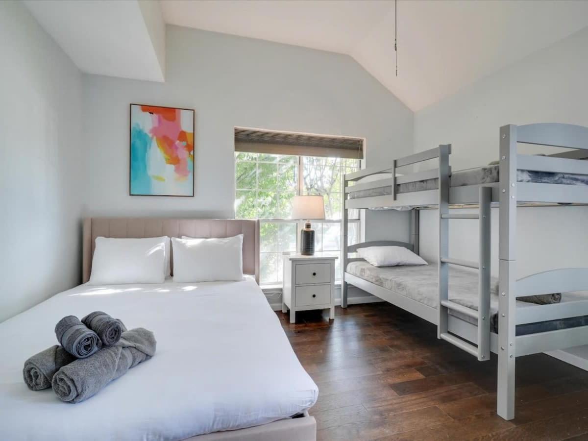 Comfortable Modern Design House With Jacuzzi * Dallas