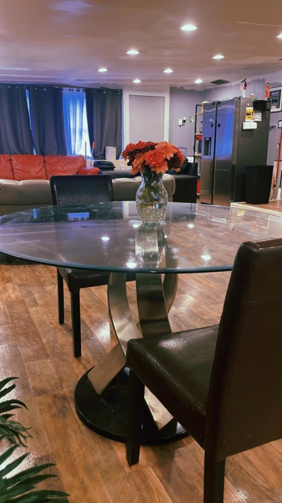 Private Entrance #4 * Dallas