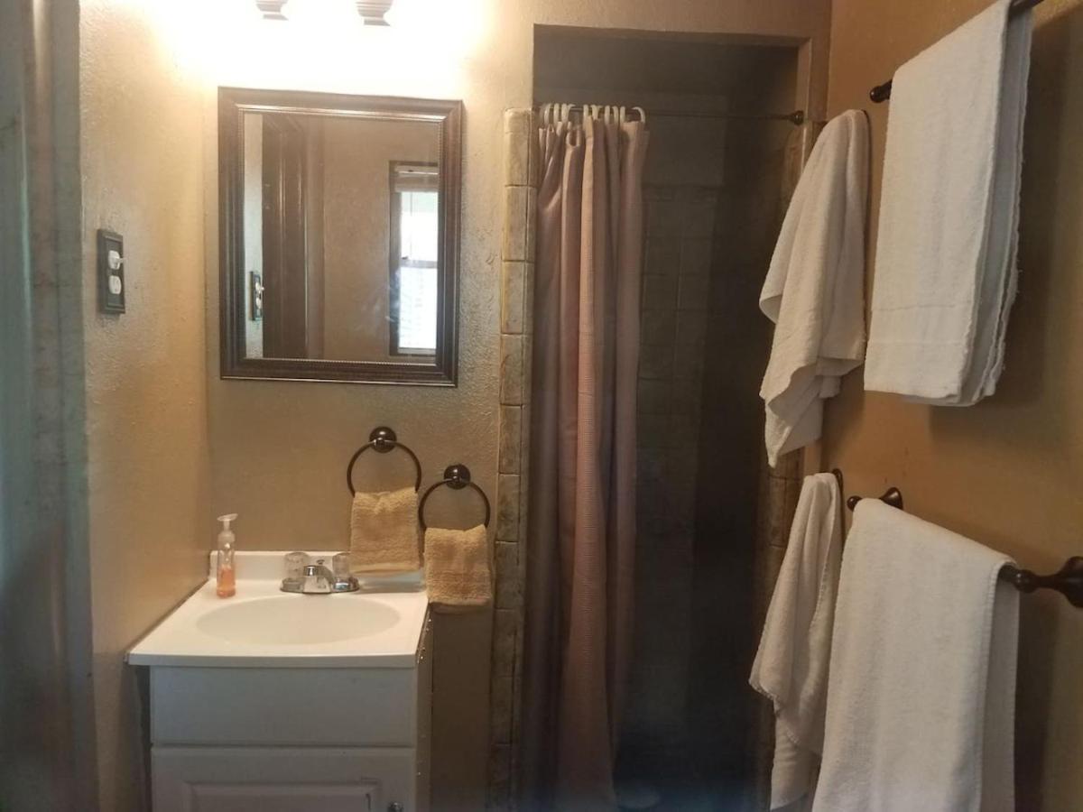 Holiday home Comfy Spacious Private 1 With Attached Bath *
