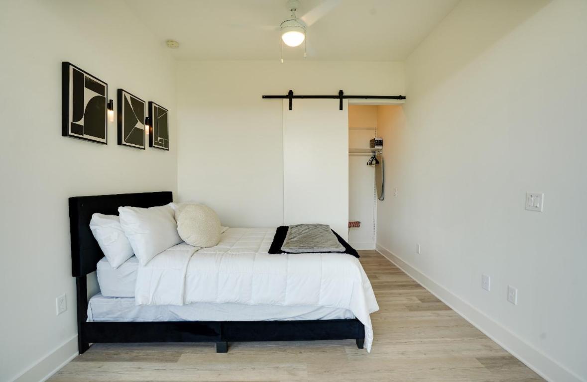 Apartment King In ,dallas Tx 10 Min From Down Town