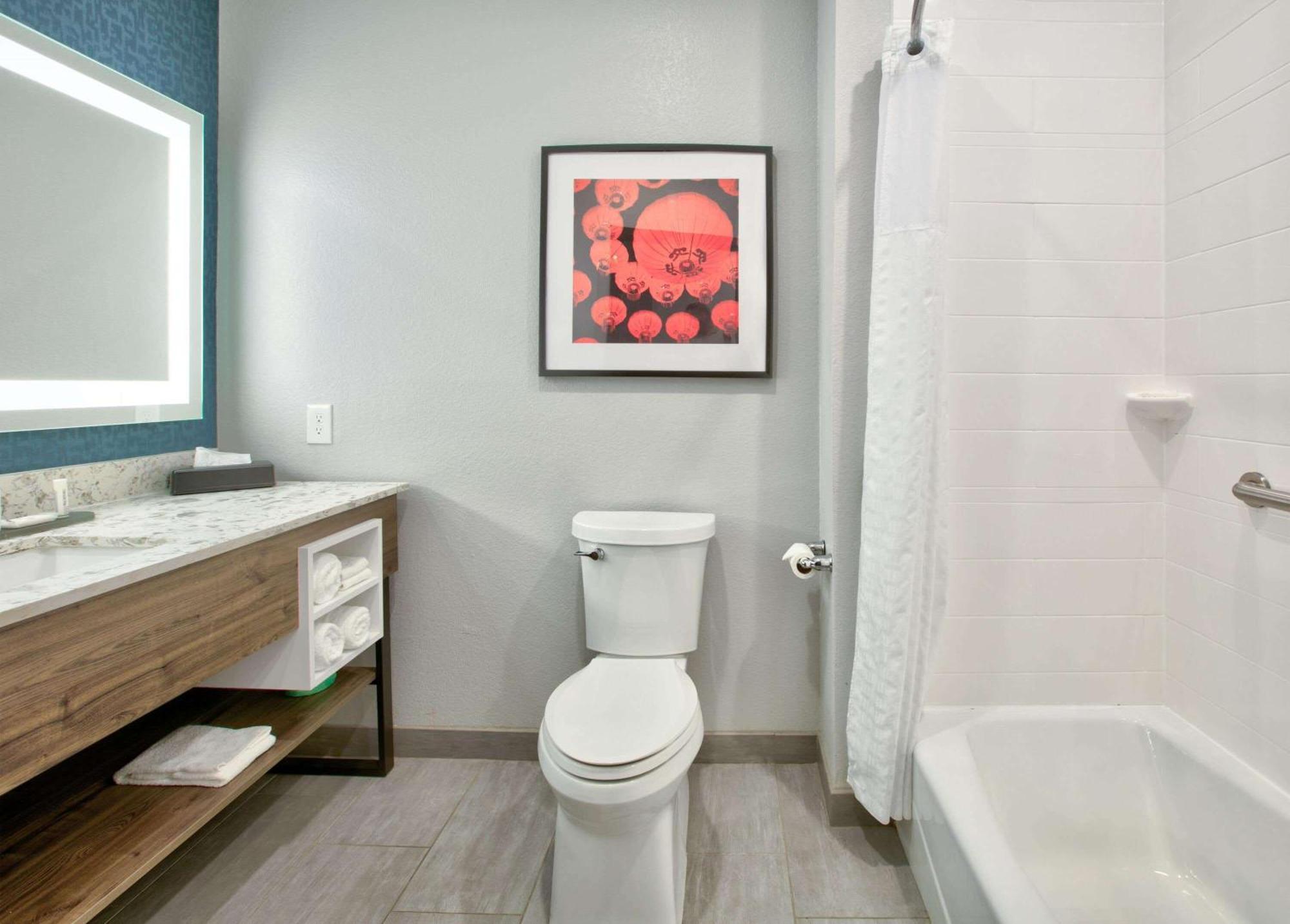 Hotel La Quinta & By Wyndham Dallas/fairpark