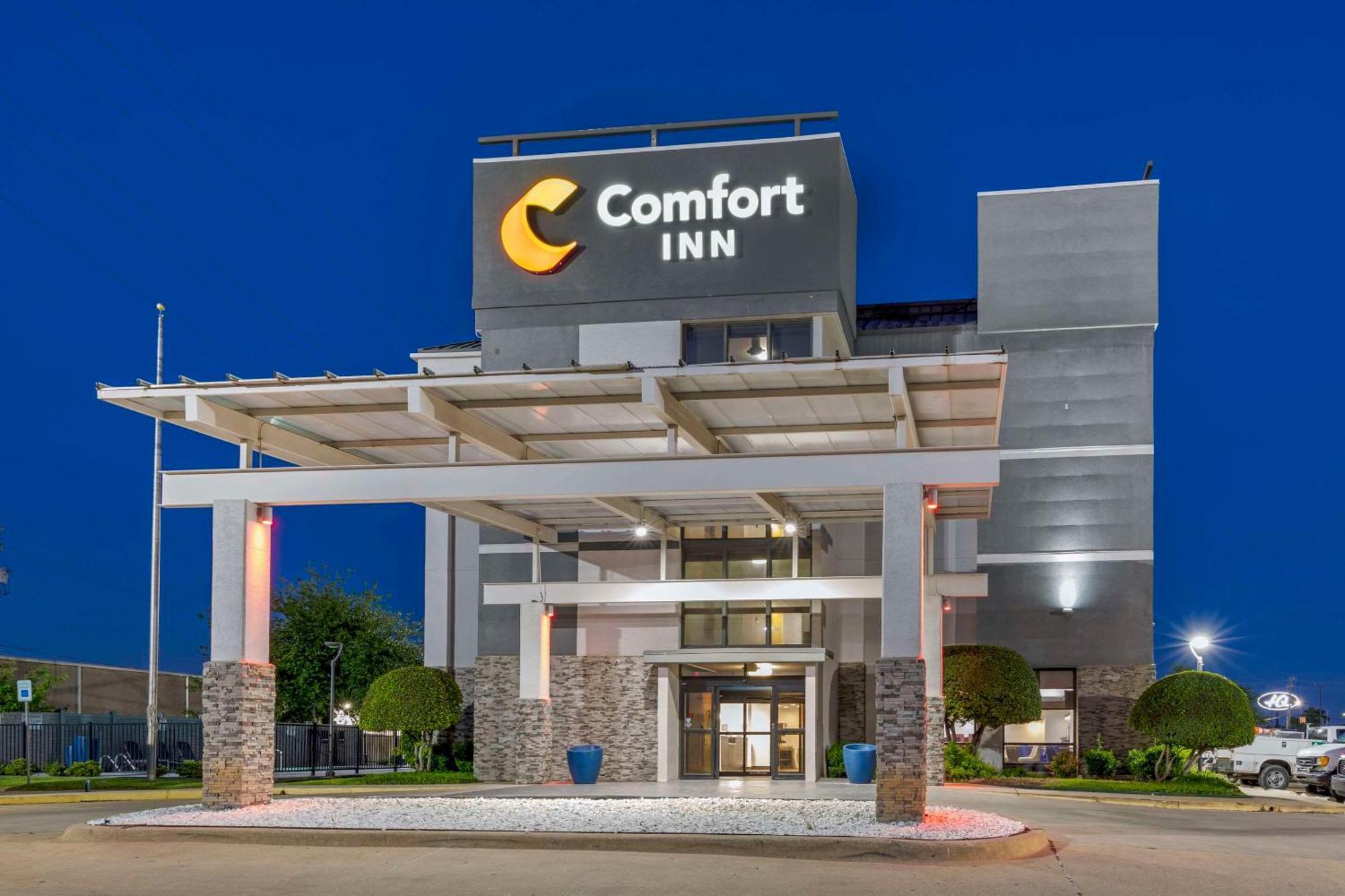 Inn Comfort North Field Airport 4*
