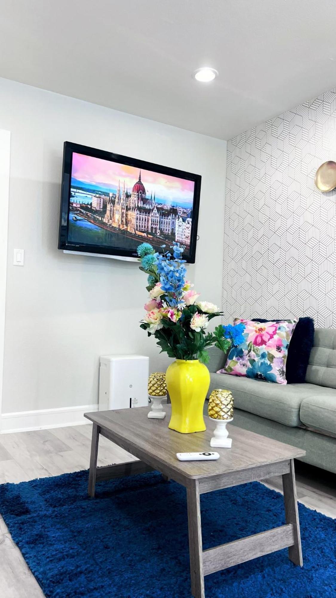 6 Min To Deep Ellum Apartment
