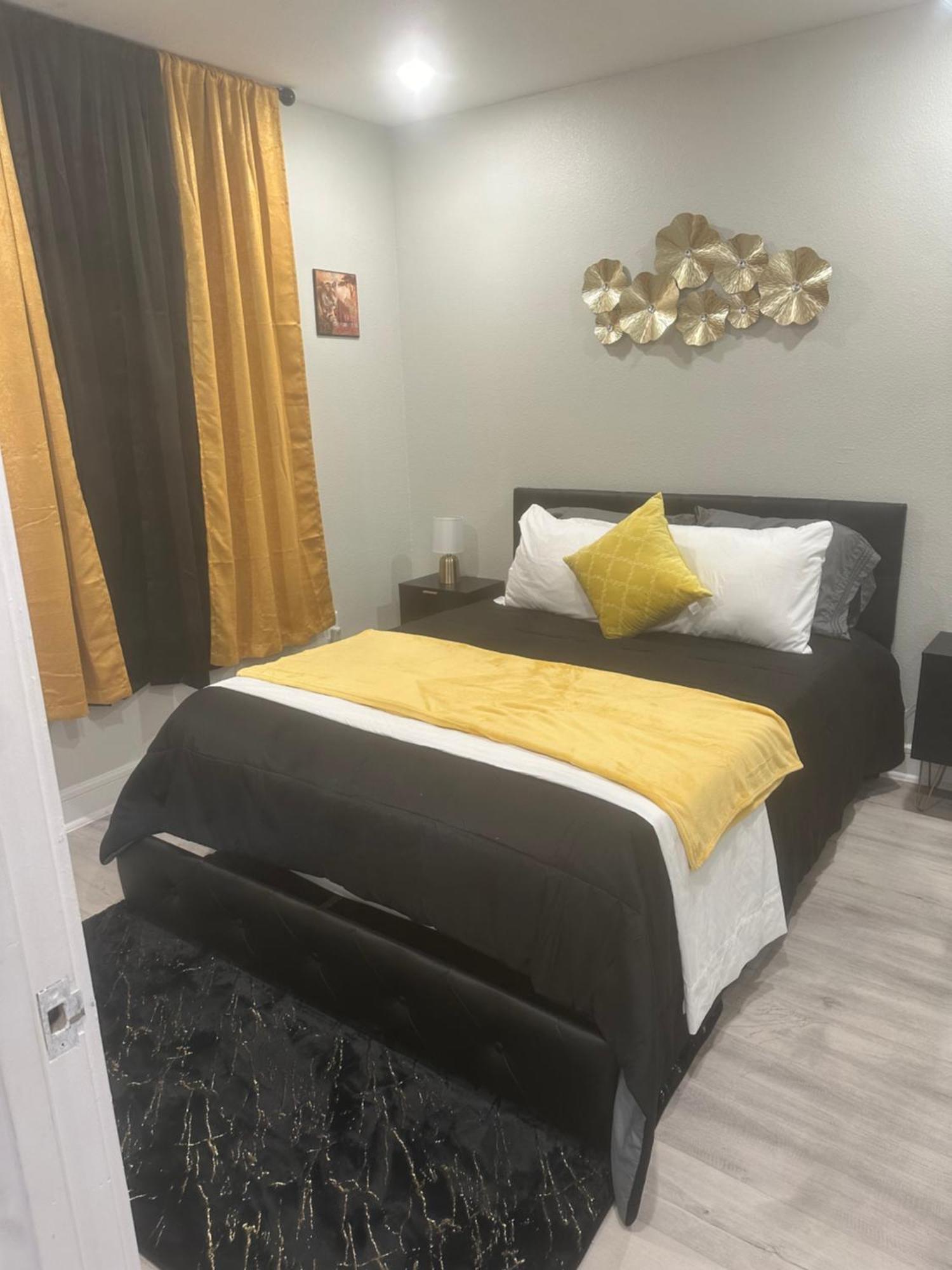 6 Min To Deep Ellum Apartment