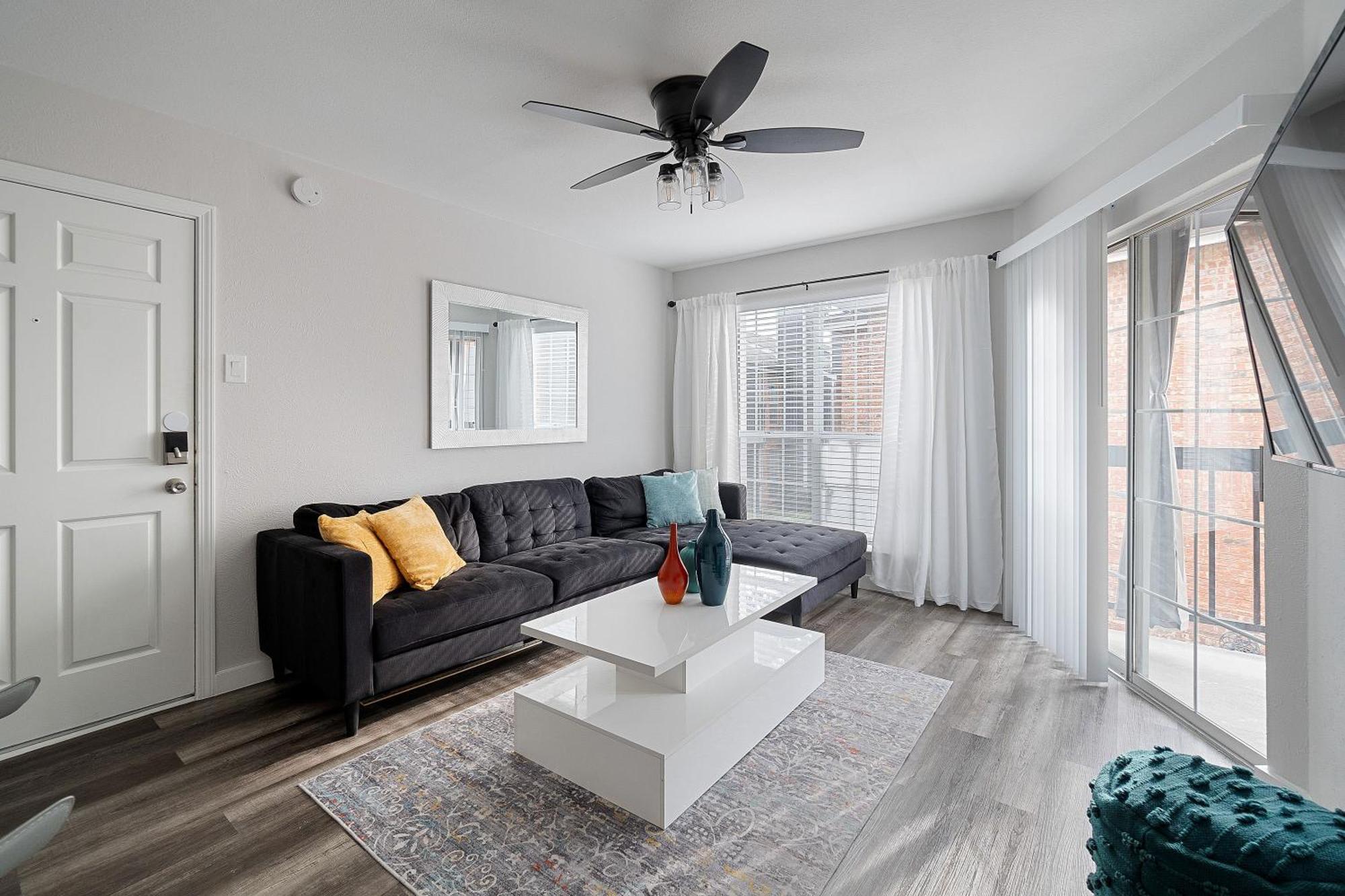 Newly Remodeled, Modern And Cozy Apartment Dallas