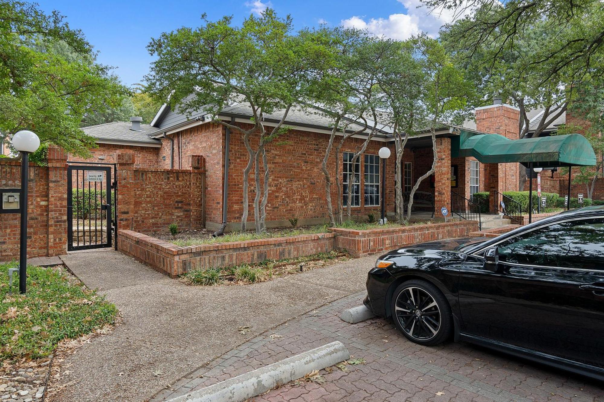 Newly Remodeled, Modern And Cozy * Dallas