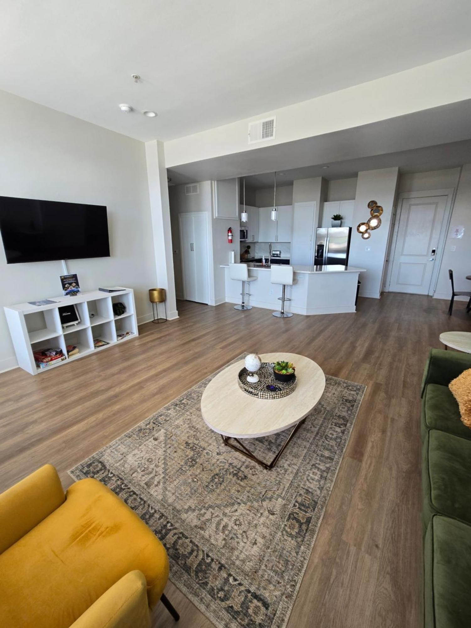 2bdrm/2 King Beds/1air Mattress Apartment Dallas