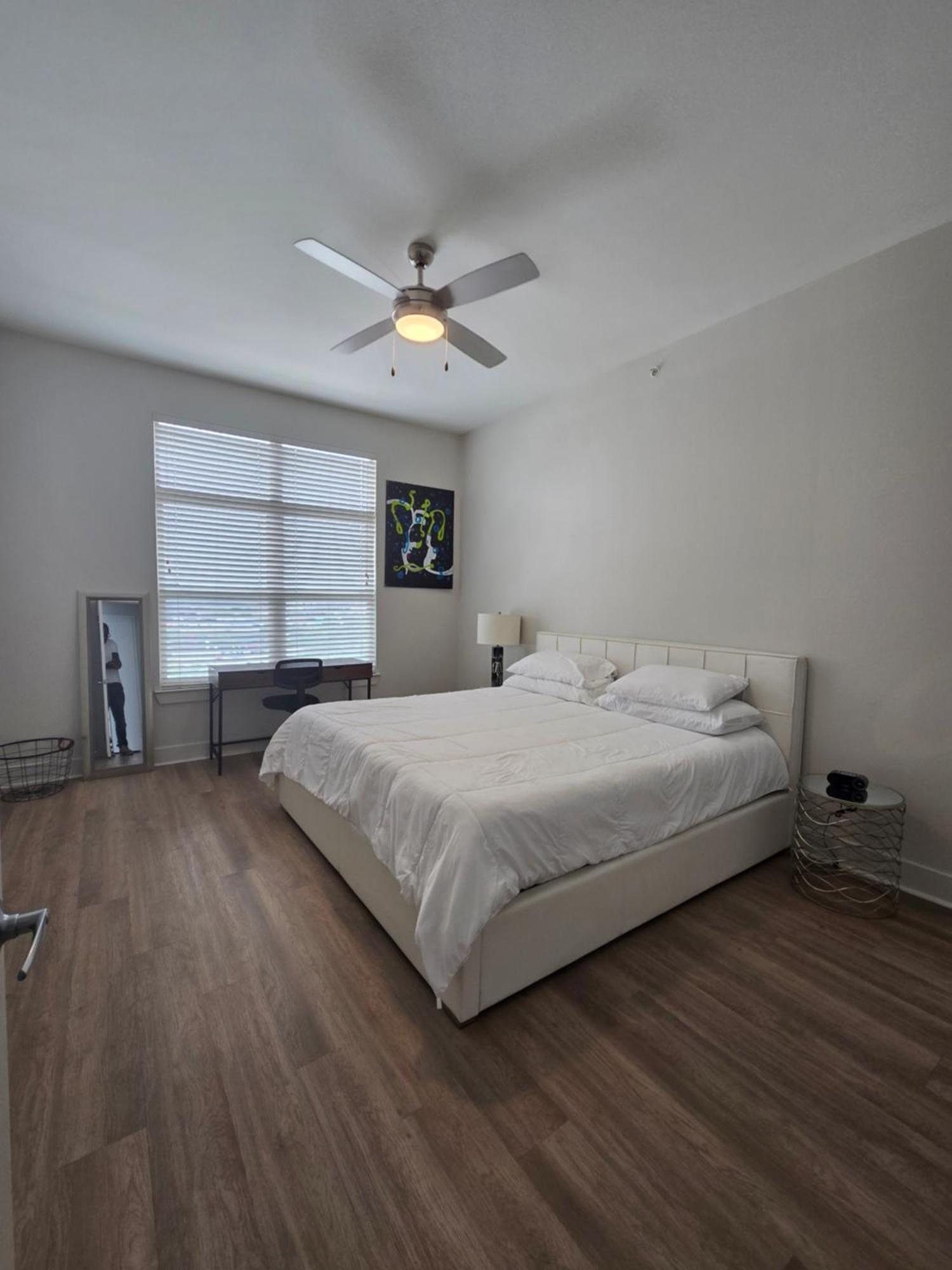 2bdrm/2 King Beds/1air Mattress Apartment *