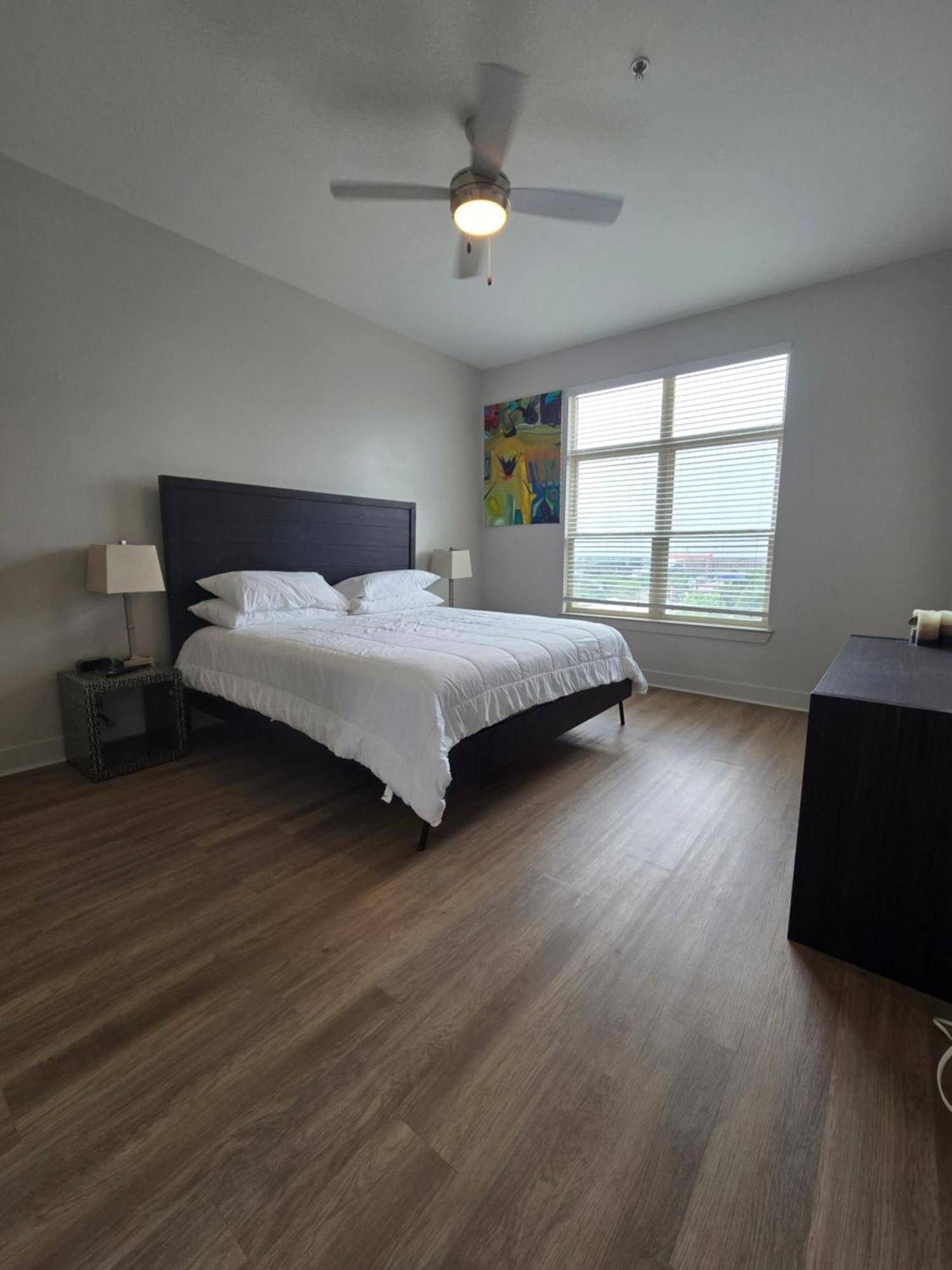 2bdrm/2 King Beds/1air Mattress