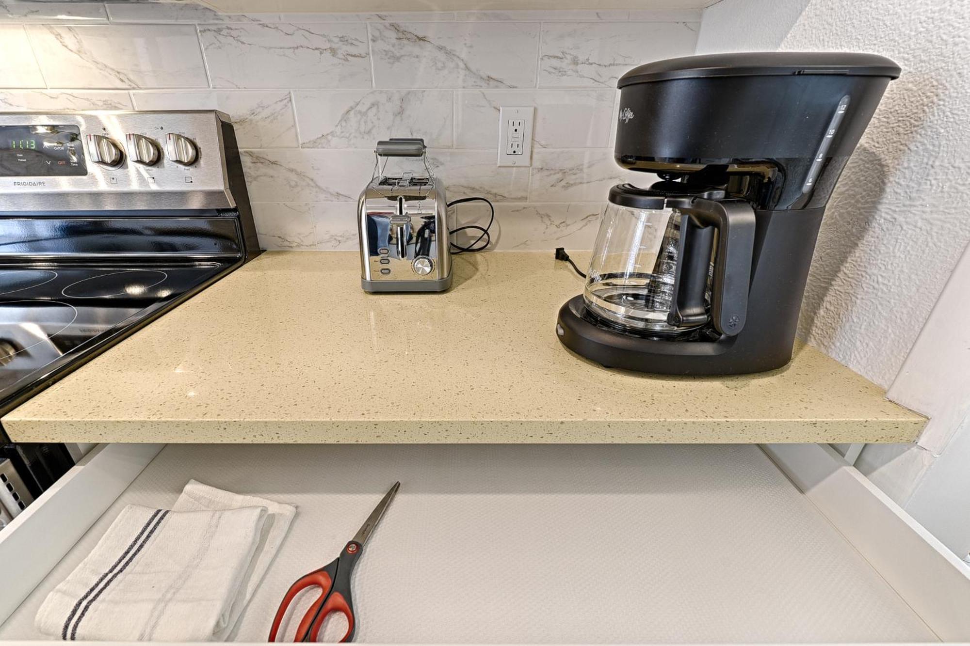 ༄entire Townhome༄2b/2ba/2parking༄ Backyard
