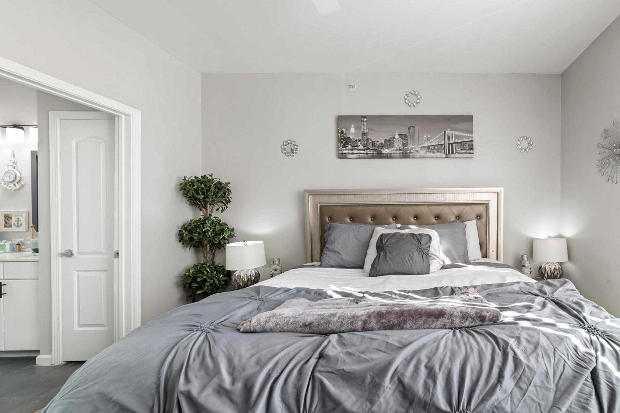 Relaxstay - Private Spacious 1br Near Galleria Apartment