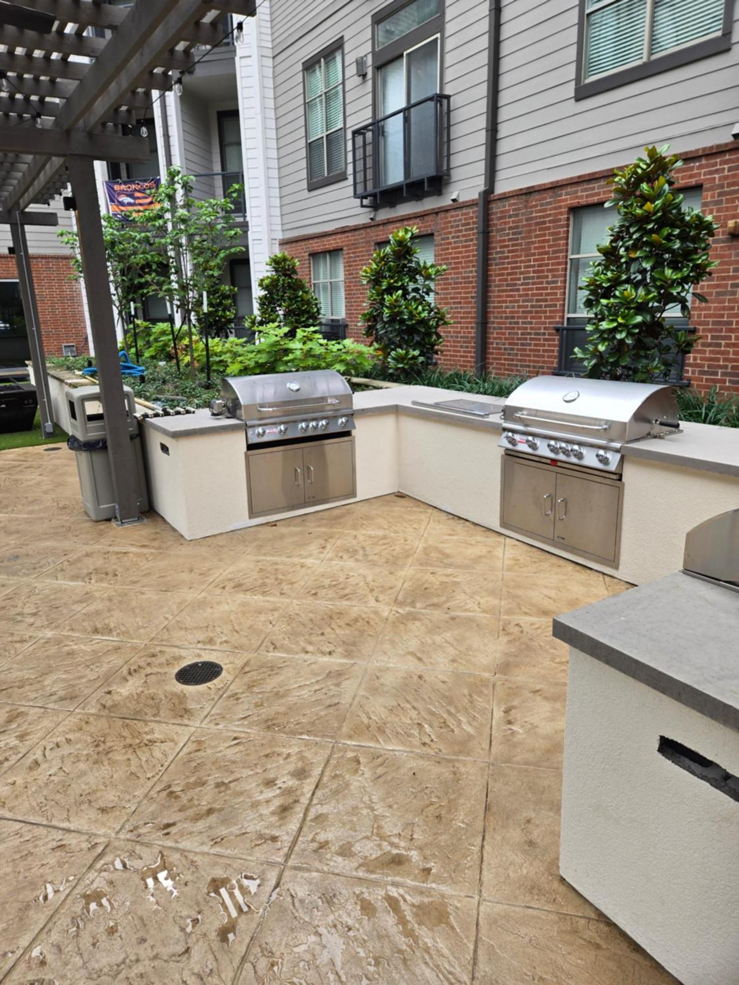 2bdrm/2 King Beds/1air Mattress Apartment Dallas