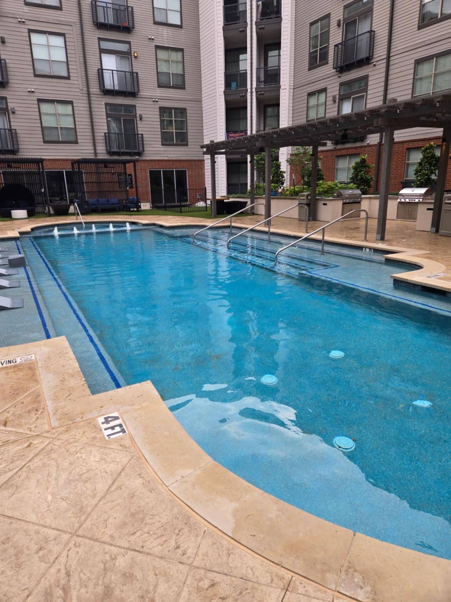 2bdrm/2 King Beds/1air Mattress Apartment