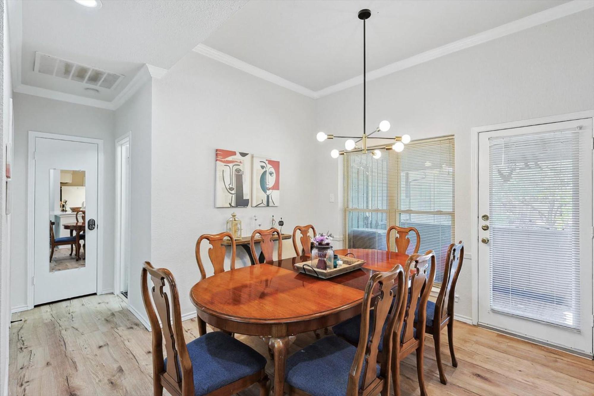 The Of The North Area Pool & Patio Apartment