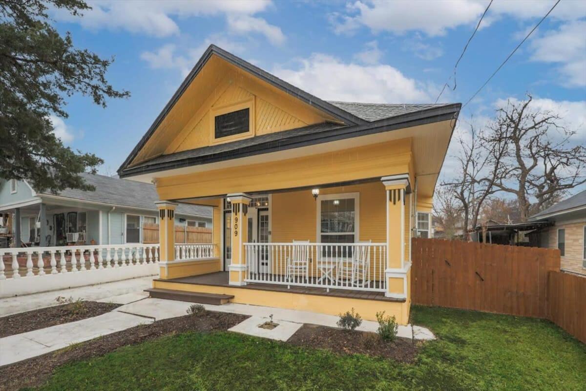 Newly Renovated Bishop Arts Holiday home *