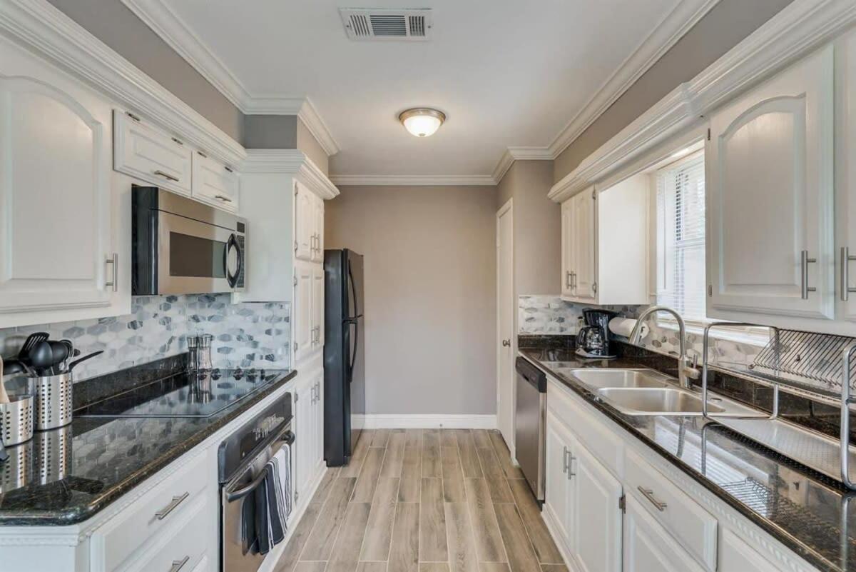 Beautiful House For Big Groups With A Cinema Dallas