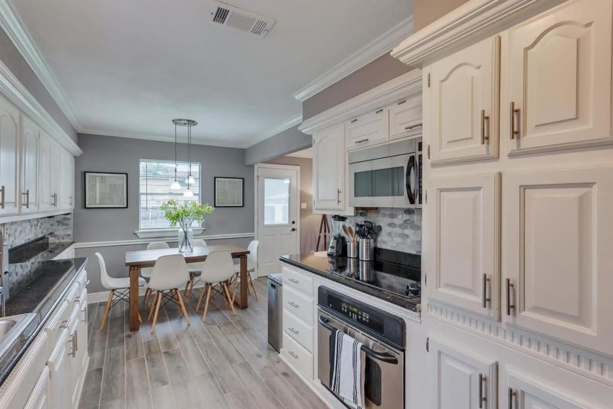 Beautiful House For Big Groups With A Cinema Holiday home *