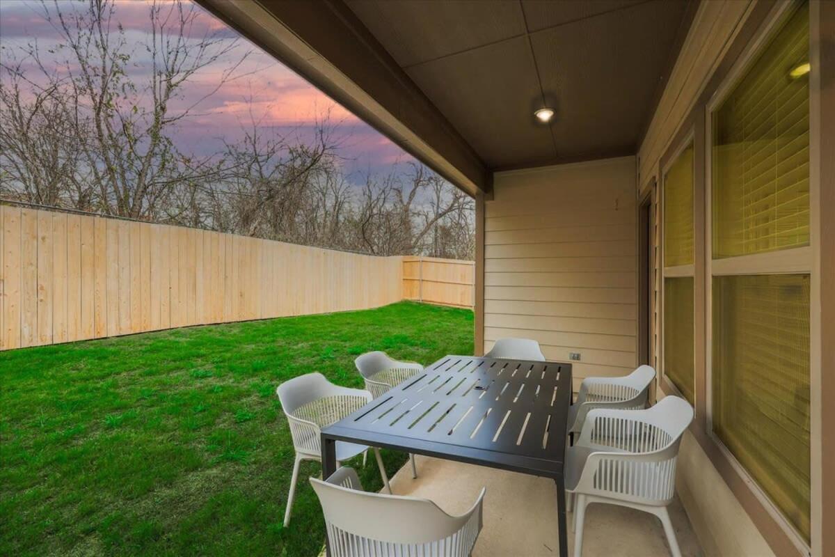 Your Vibrant Getaway Holiday home Dallas