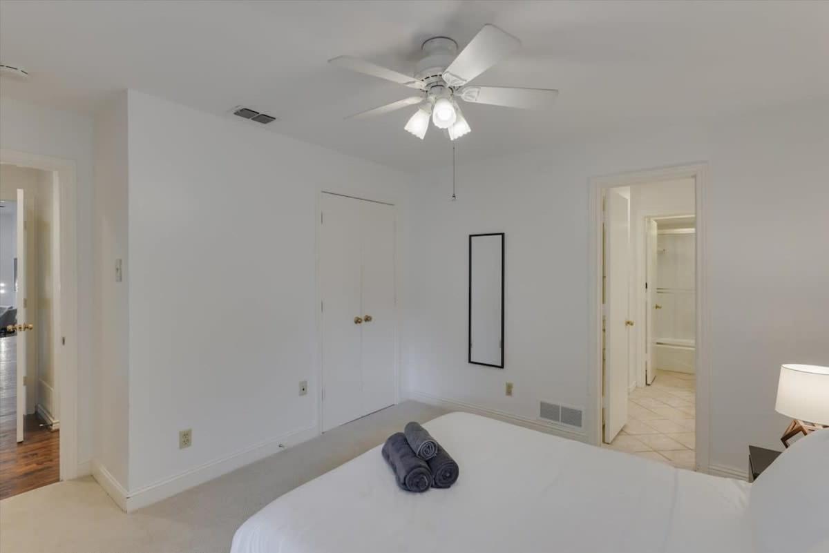 Holiday home Gem 5 Bedrooms With Pool Game Dallas