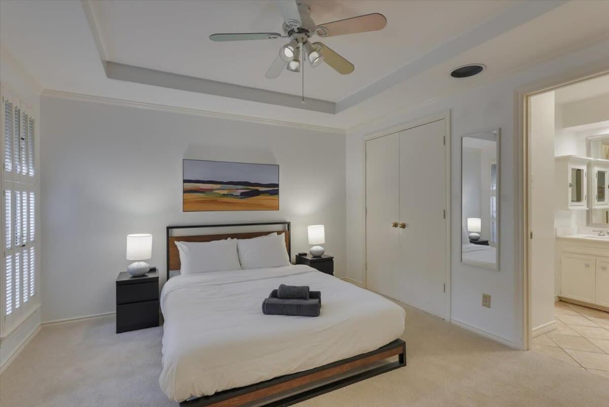 Holiday home Gem 5 Bedrooms With Pool Game Dallas