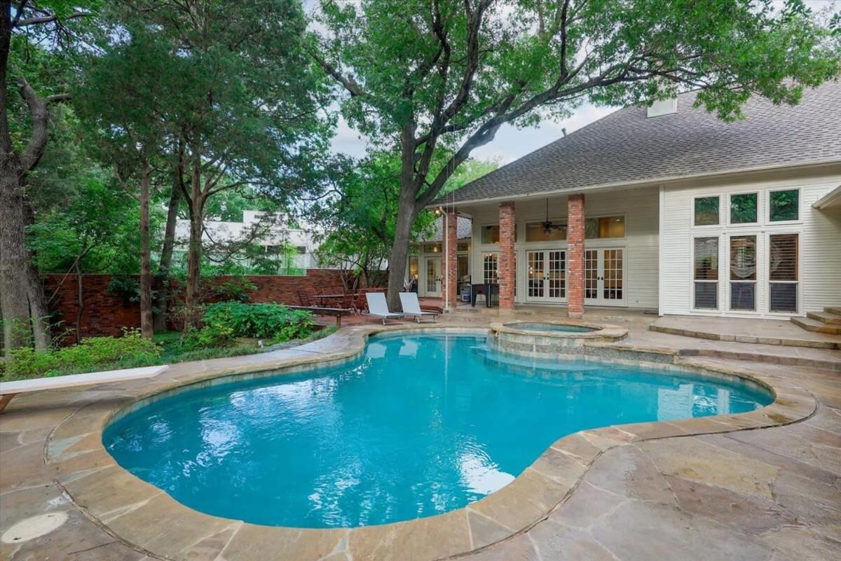 Gem 5 Bedrooms With Pool Game Holiday home Dallas