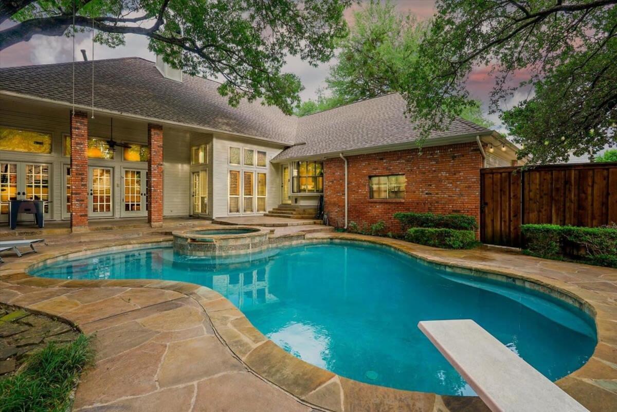 Holiday home Gem 5 Bedrooms With Pool Game Dallas