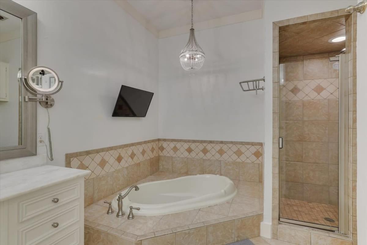 Holiday home Gem 5 Bedrooms With Pool Game