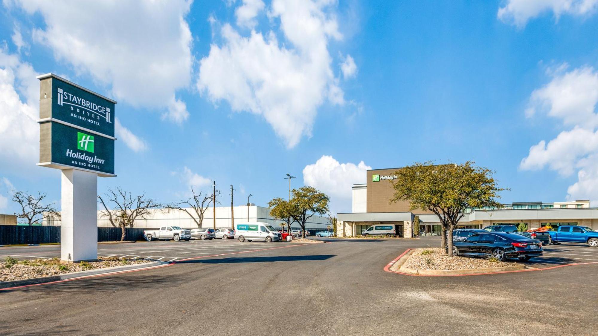 Staybridge Market Ctr Field, An Ihg 3* Dallas