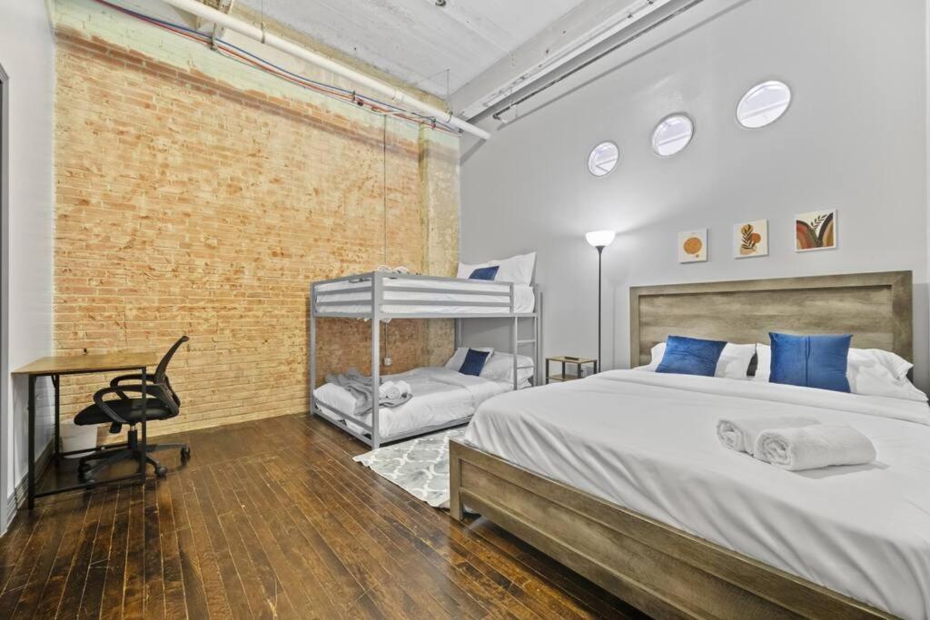 Stunning Downtown With Pool, Laundry, Parking Apartment Dallas
