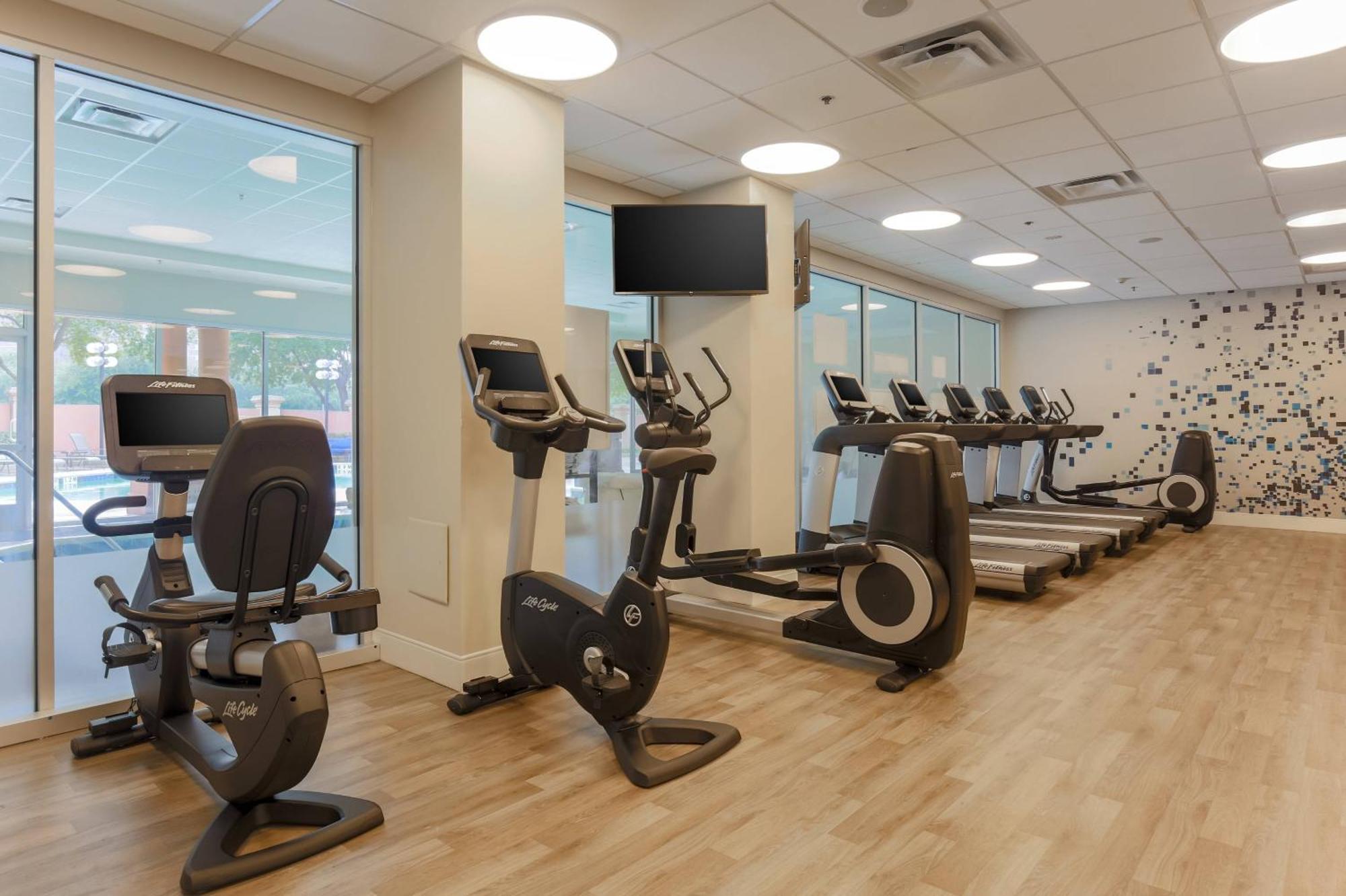 Sheraton Market Center Hotel 4*