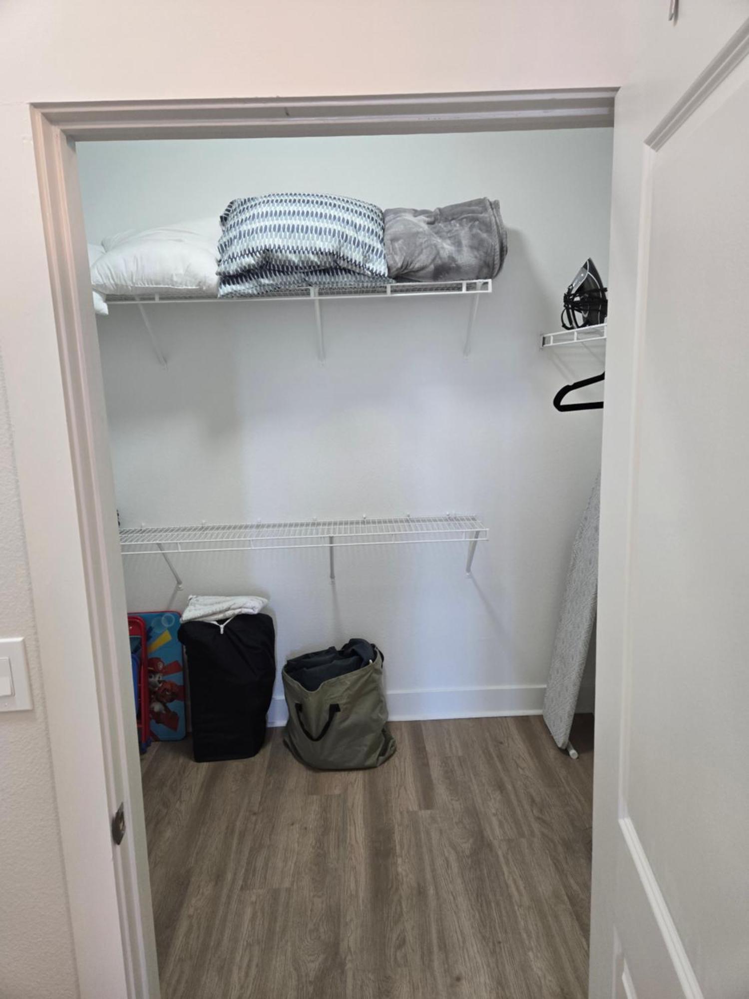 2bdrm/2 King Beds/1air Mattress Apartment Dallas
