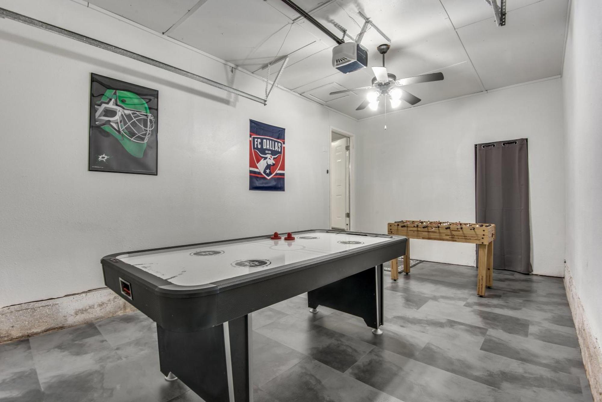 Modern, Roomy, Game Room, Patio, Family Home, Private Parking * Dallas